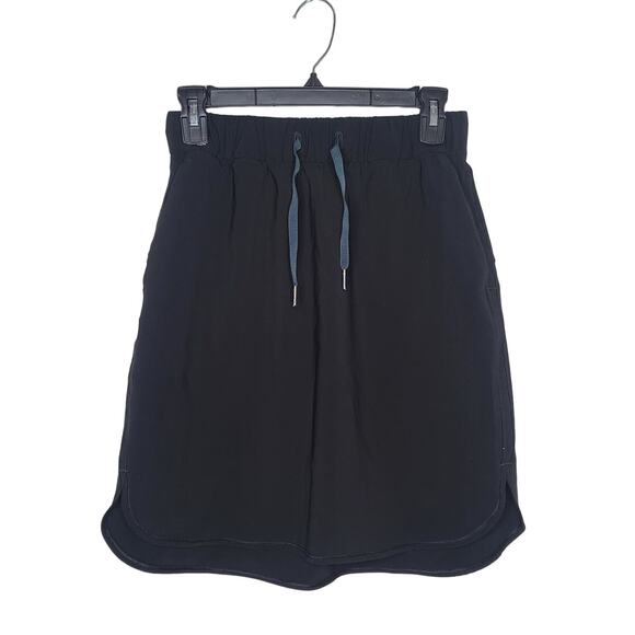 Lululemon On The Fly travel skirt with pockets and drawstring - black - 6 - Picture 1 of 5